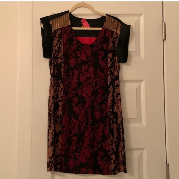 French Connection Cocktail Dress super shinny, has golden sequins on shoulders! - Picture 4 of 11